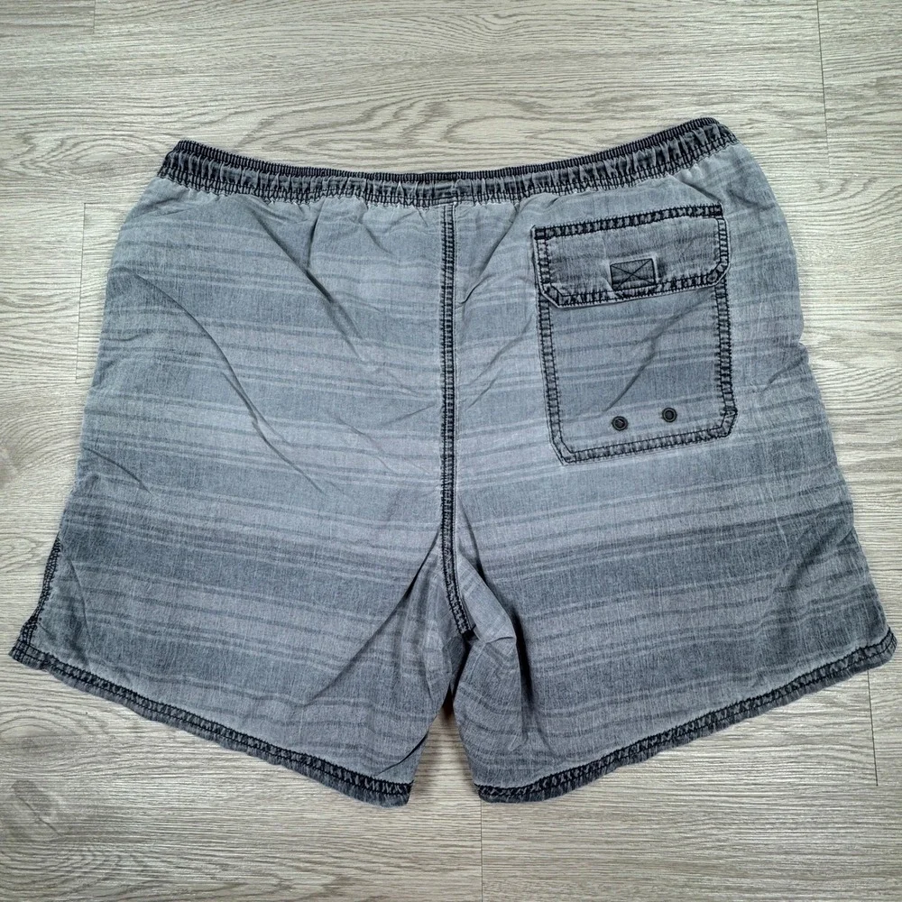 Vineyard Vines Mens Swim Trunks Gray Large Striped Board Shorts‎ Drawstring